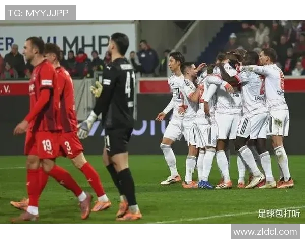 德甲焦点战拜仁与里昂握手言和乌龙球引发全场热议