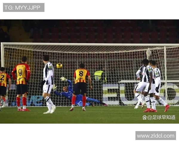 国王杯曼联逆袭莱比锡争议判罚引发全场热议与惊喜